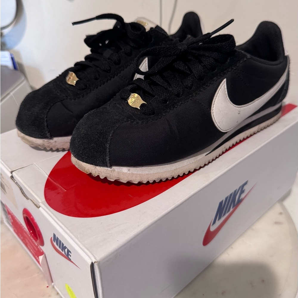 Nike Cortez women’s size 6